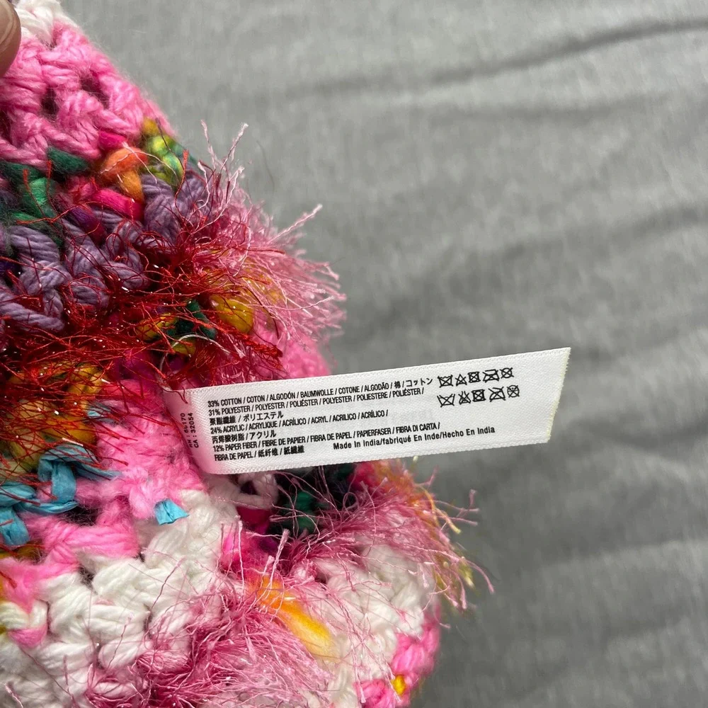 Urban Outfitters Crochet Bucket Hat Multi-Color Shaggy Eyelash Knit Pink NWT - Picture 4 of 4